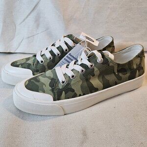 Old Navy Women's Green Camo Lace Up Sneakers - Size 9